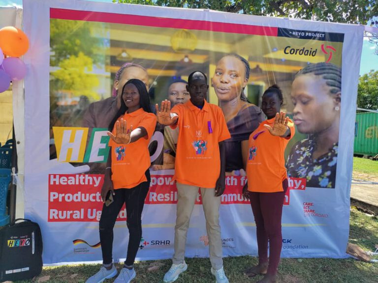 Projektland Uganda: Sexuelle Selbstbestimmung durch ganzheitliche Aufklärung junger Frauen und Männer